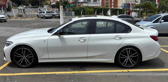BMW 320i 2.0 16V TURBO GASOLINA M SPORT AUTOMÁTICO